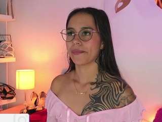 thamaral1 live cam profile