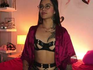 thamaral1 live cam profile