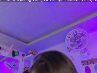 Live webcam model thamaral1 on Soda Cams