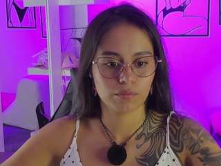 thamaral1 live on CamSoda