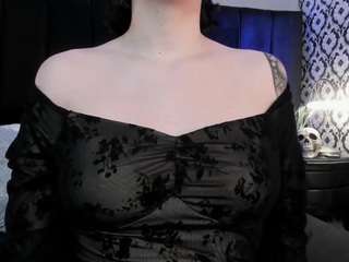 adeelinee
