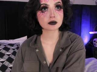 adeelinee's CamSoda show and profile