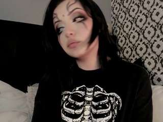 adeelinee