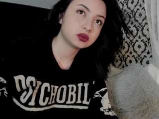 adeelinee
