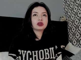 adeelinee