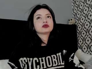 adeelinee