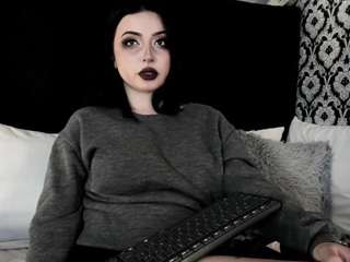adeelinee