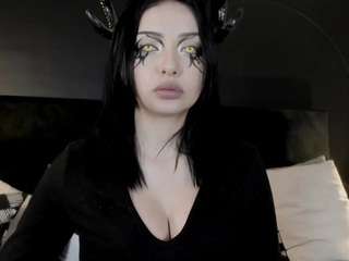 adeelinee
