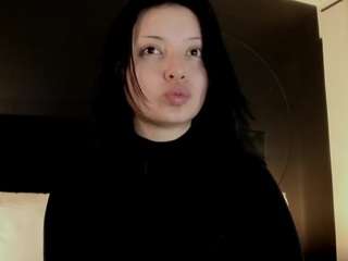 adeelinee