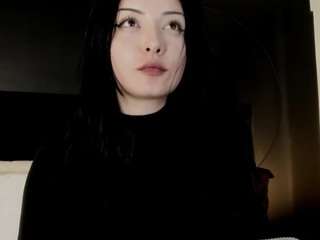 adeelinee
