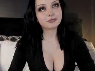 adeelinee