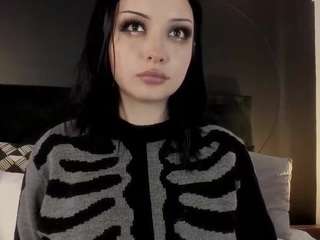 adeelinee