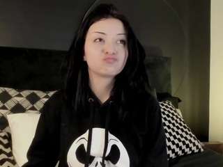 adeelinee