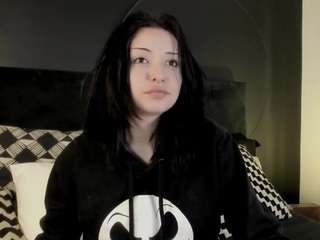 adeelinee