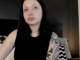 adeelinee