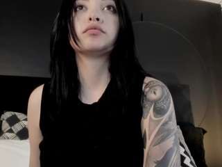 adeelinee