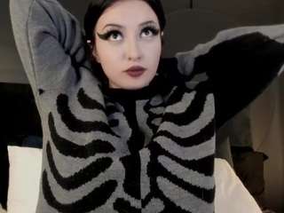 adeelinee