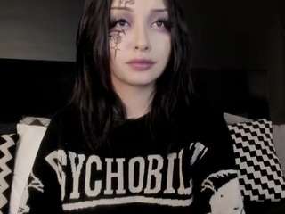 adeelinee