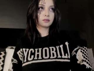 adeelinee