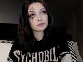 adeelinee