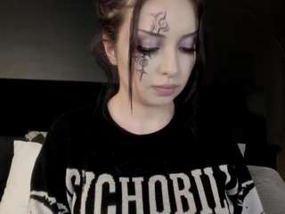 adeelinee