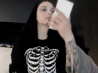 adeelinee