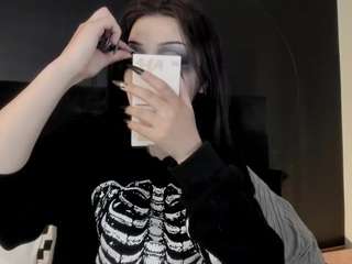 adeelinee