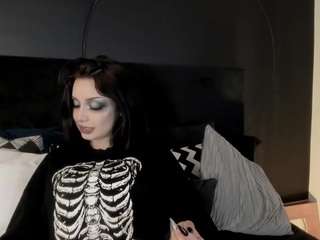adeelinee