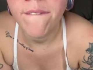 bleubabi94's CamSoda show and profile