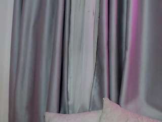 vannesa-mei's CamSoda show and profile