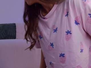 LilyRoselyn live webcam show