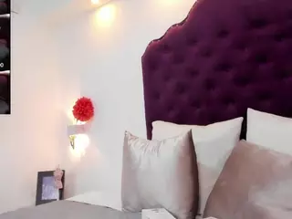 lucianaportec's Live Sex Cam Show