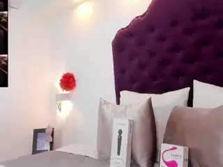 lucianaportec's Live Sex Cam Show