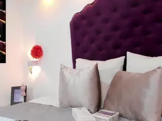 lucianaportec's Live Sex Cam Show