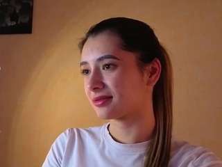 le modèle darlabelle est en webcam porno dans un show sur le site camsoda, il possède les tags suivants: ass,asshole,teen-18,tattoos,striptease,spank,small ass,public,pov,orgasm,massage,lush,lingerie,flashing,fingers,fetish,feet,dildo,brown eyes,blowjob