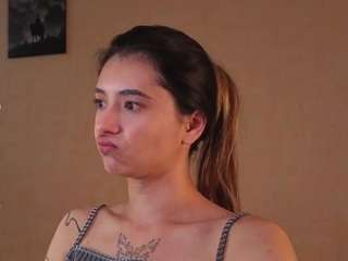 le modèle darlabelle est en webcam porno dans un show sur le site camsoda, il possède les tags suivants: ass,asshole,teen-18,tattoos,striptease,spank,small ass,public,pov,orgasm,massage,lush,lingerie,flashing,fingers,fetish,feet,dildo,brown eyes,blowjob