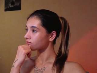 DarlaBelle live cam on CamSoda