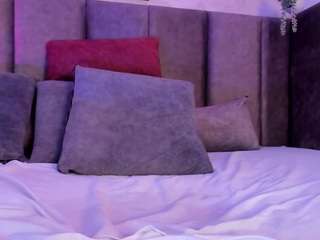 Live webcam model alyssia-collins on Soda Cams