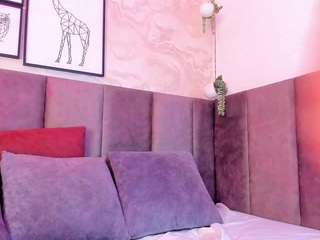 le modèle alyssia-collins est en webcam porno dans un show sur le site camsoda, il possède les tags suivants: amateur,shaved-pussy,living-room,anal,lush,naked,natural,orgasm,pussy,sexy,solo,green eyes,solo show,spank,squirter,strip,tease,teen (18+),thick,toys