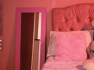 bella-thix Live Webcam on CamSoda