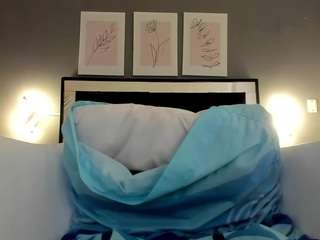 ISABELANIX live cam preview