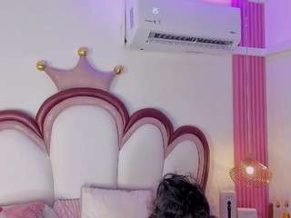 Live cam show with KhelanyIsyy