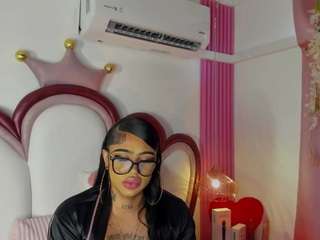 khelanyisyy Sex Cam Show