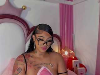KhelanyIsyy live cam preview