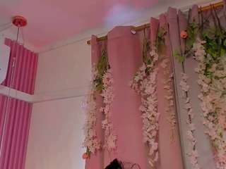 KhelanyIsyy live cam preview