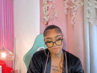 KhelanyIsyy
