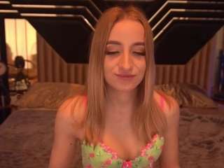 mysticivy camsoda Mature Strip Cam 