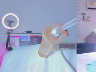 abigail-girl's CamSoda show and profile