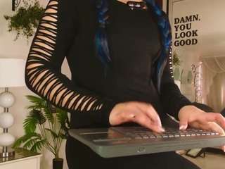 alice-ferrer, female webcam model,  years old, on live webcam