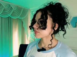 le modèle alice-ferrer est en webcam porno dans un show sur le site camsoda, il possède les tags suivants: ahegao,natural,anal,lingerie,longlegs,lovense,lush,masturbate,muscular,naked,orgasm,joi,skinny,spank,spanking,strapon,striptease,tiny tits,toys,twerk